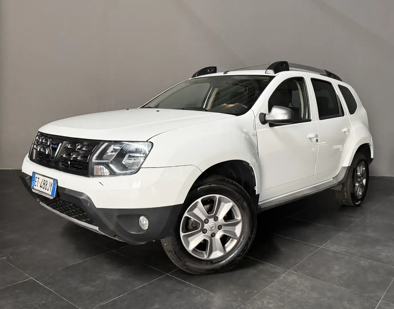 Dacia Duster 1.6 Laureate Gpl 4x2 105cv ADATTA A NEOPATENTATI - 2
