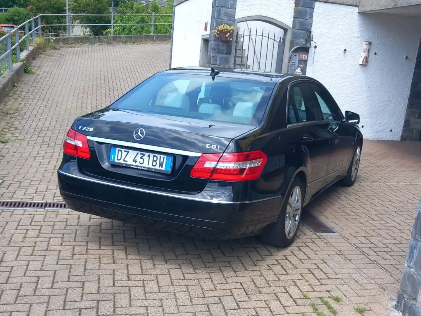 Mercedes-Benz E 220 Classe E - W212 Berlina cdi be Elegance Black - 2