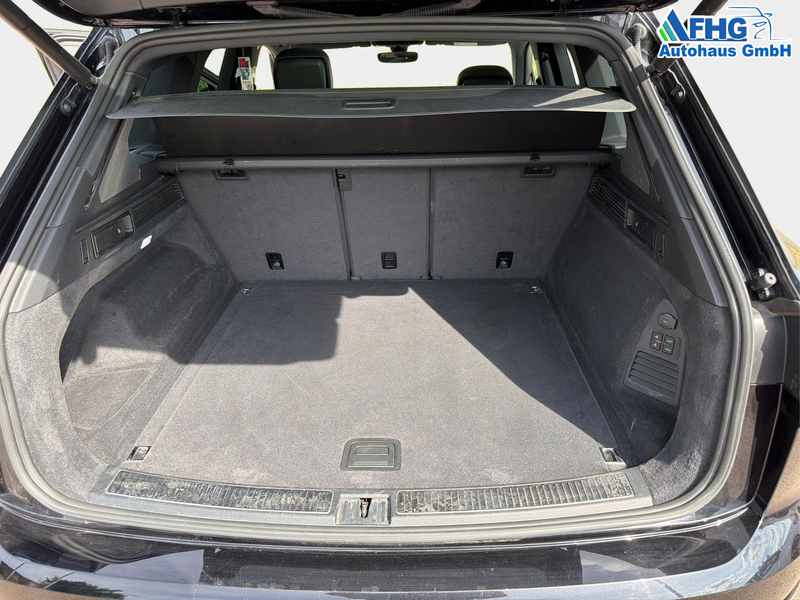 Volkswagen Touareg R-Line FINAL EDITION 3.0 V6 TDI Elegance 210 kW... — photo 12