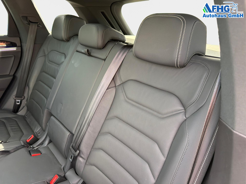 Volkswagen Touareg R-Line FINAL EDITION 3.0 V6 TDI Elegance 210 kW... — photo 10