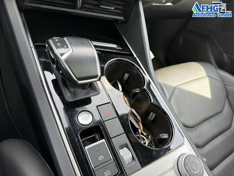 Volkswagen Touareg R-Line FINAL EDITION 3.0 V6 TDI Elegance 210 kW... — photo 20