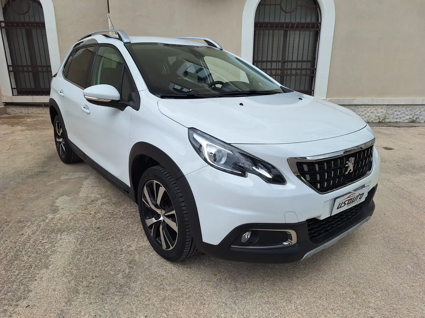 Peugeot 2008 1.6 hdi Allure 100cv NAVI PELLE CAMERA Bianco - 2
