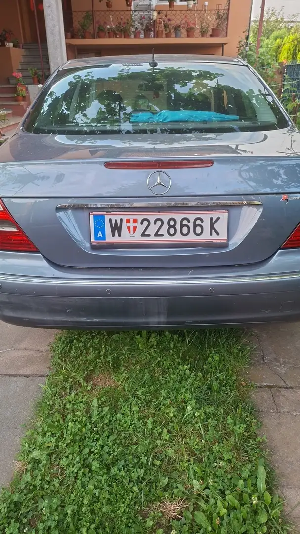 Mercedes-Benz 200 - 2