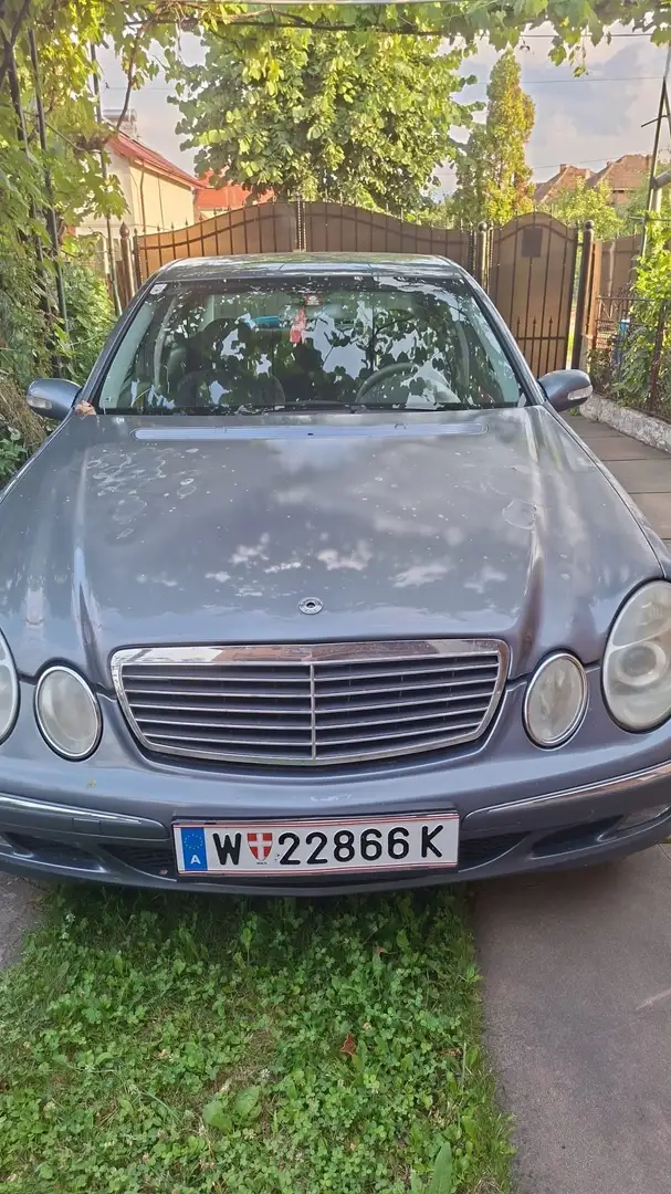Mercedes-Benz 200 - 1