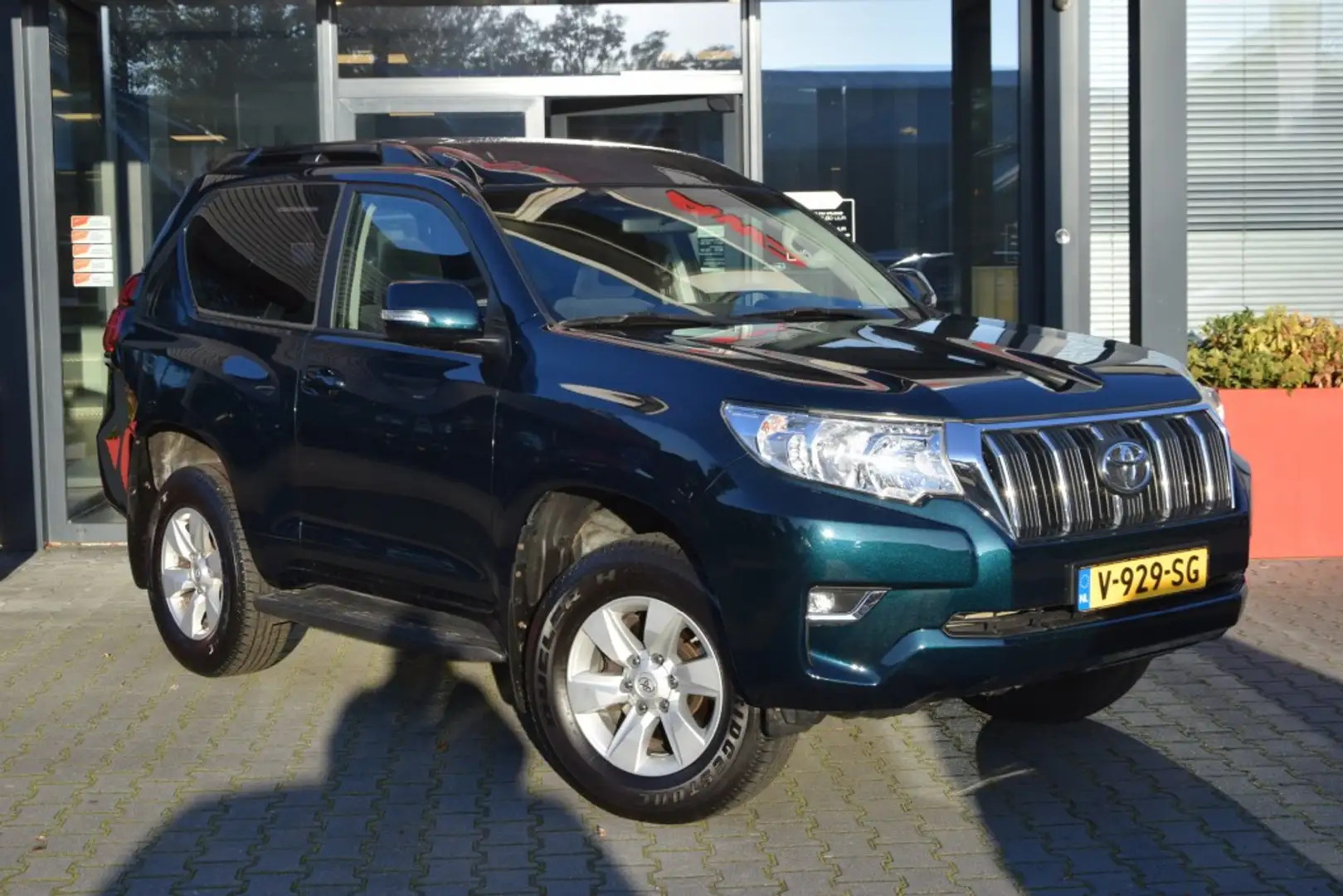 Toyota Land Cruiser 2.8 D-4D 3DRS VX A/T VAN Blauw - 1