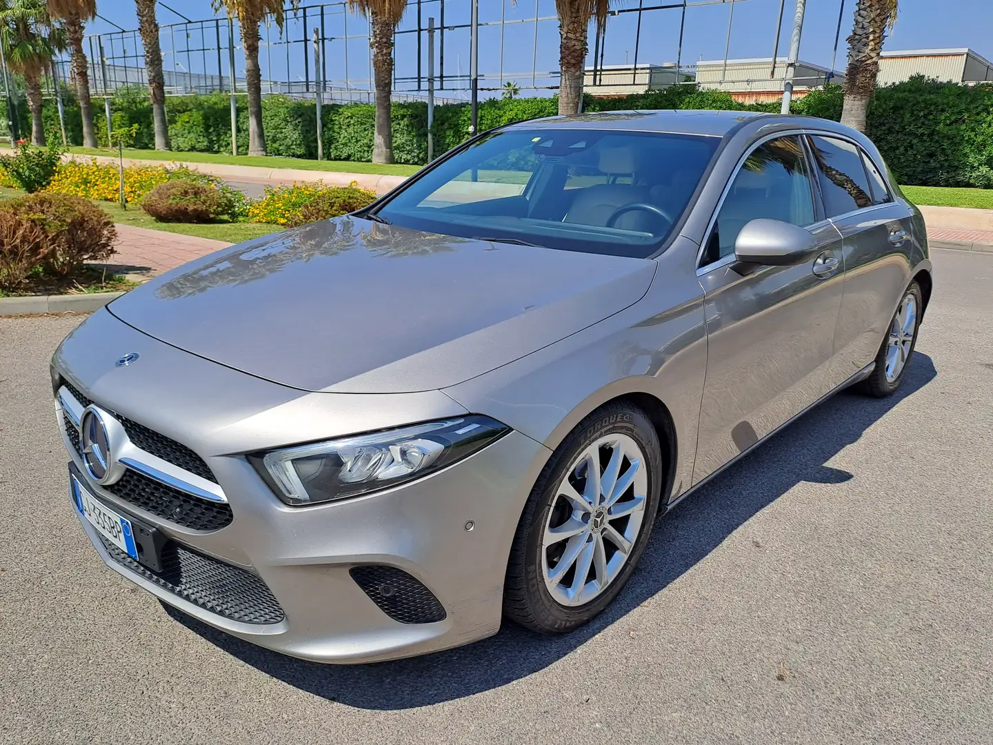Mercedes-Benz A 180 A 180 d Sport Extra auto Šedá - 1