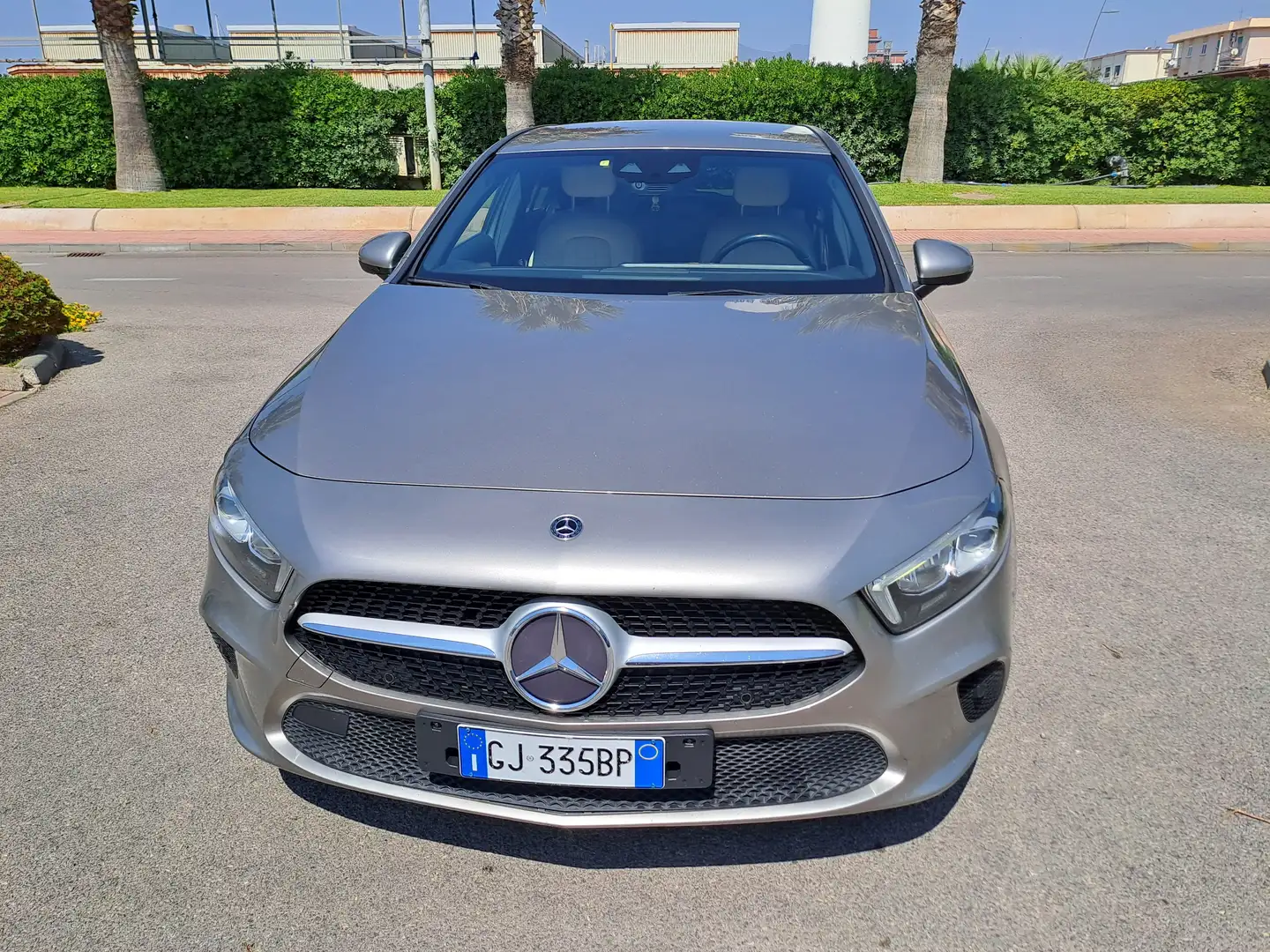 Mercedes-Benz A 180 A 180 d Sport Extra auto Šedá - 2