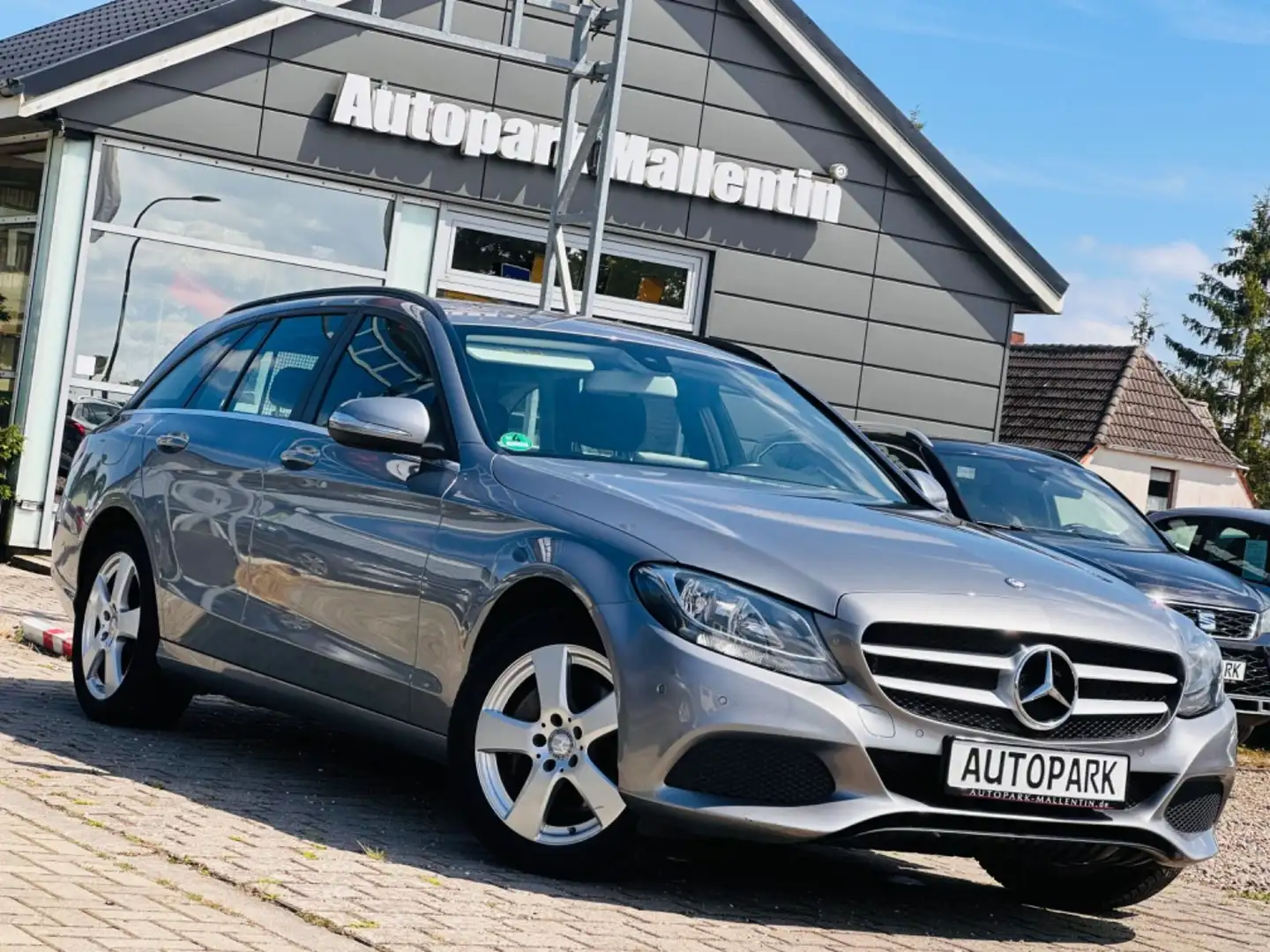 Mercedes-Benz C 250 T-Modell*1.HAND*NAVI*AHK*TEMPOMAT*PDC* Argent - 1