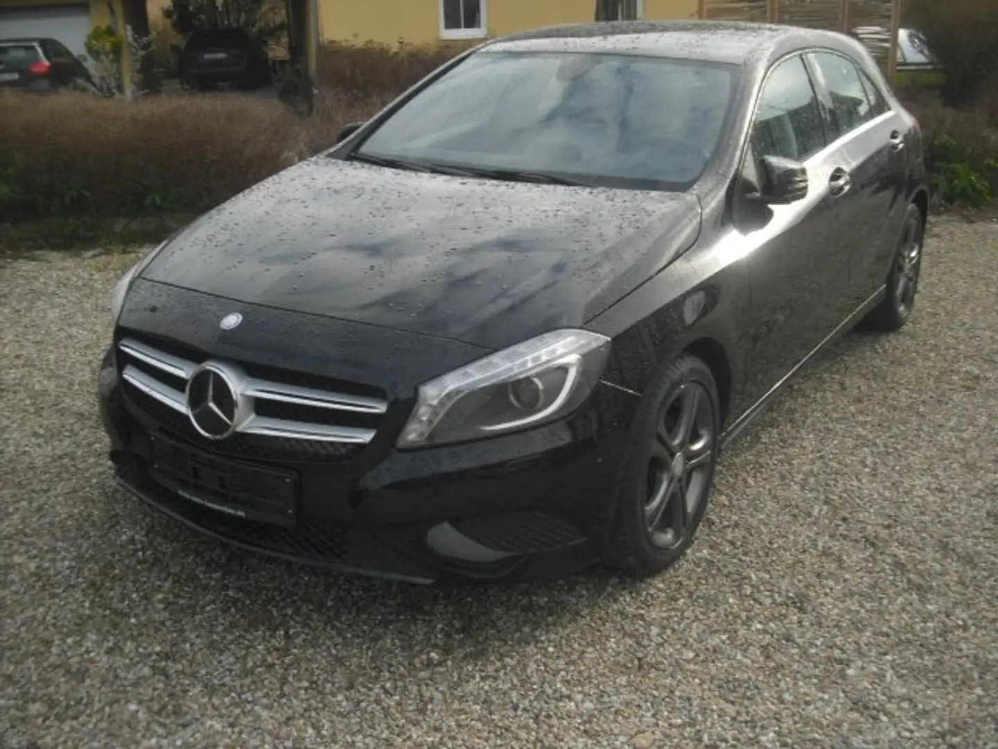 Mercedes-Benz A 180 Urban Schwarz - 1
