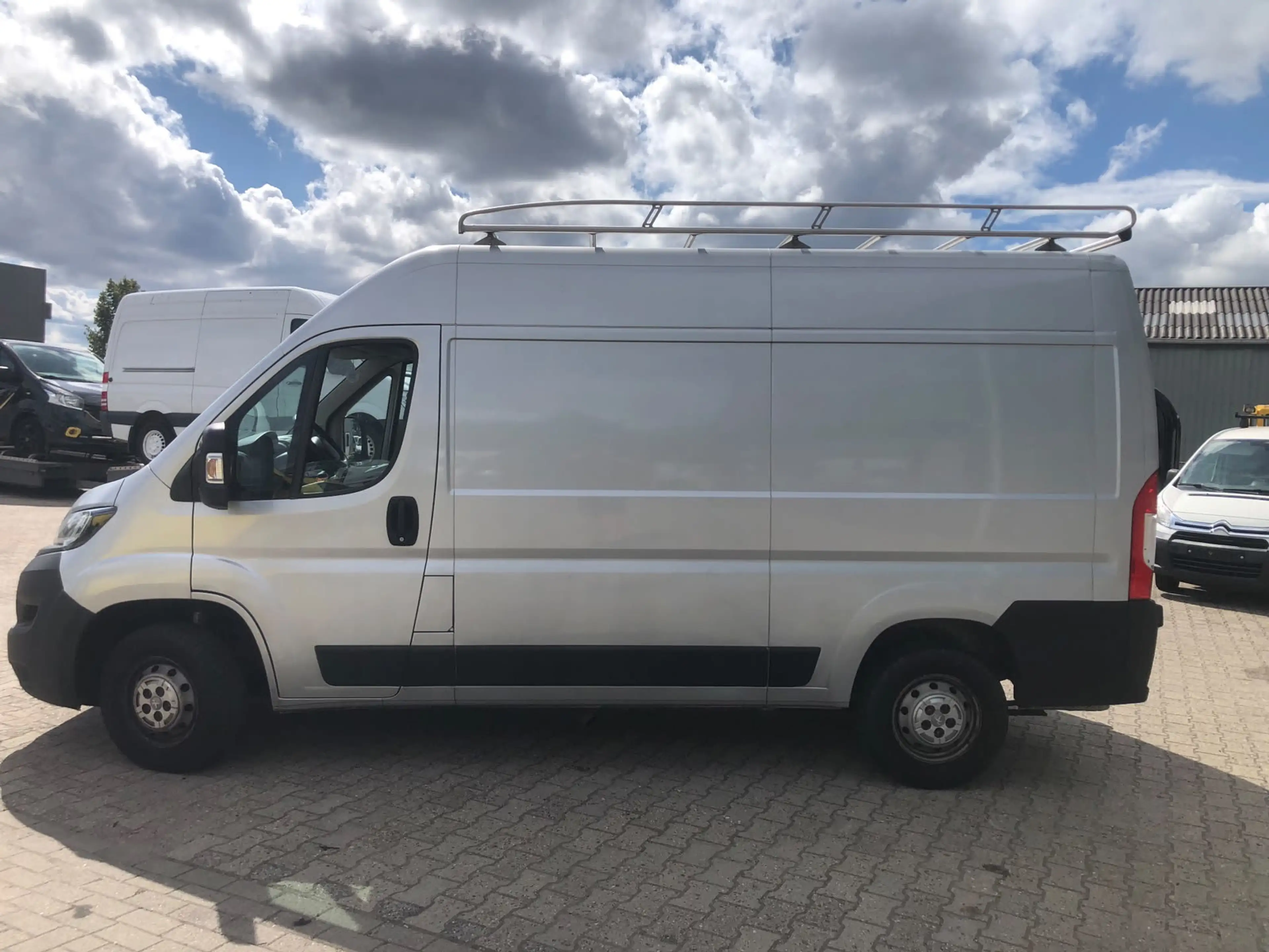 Peugeot Boxer 335 2.2 BlueHDi 140 L2H2 Premium — photo 5