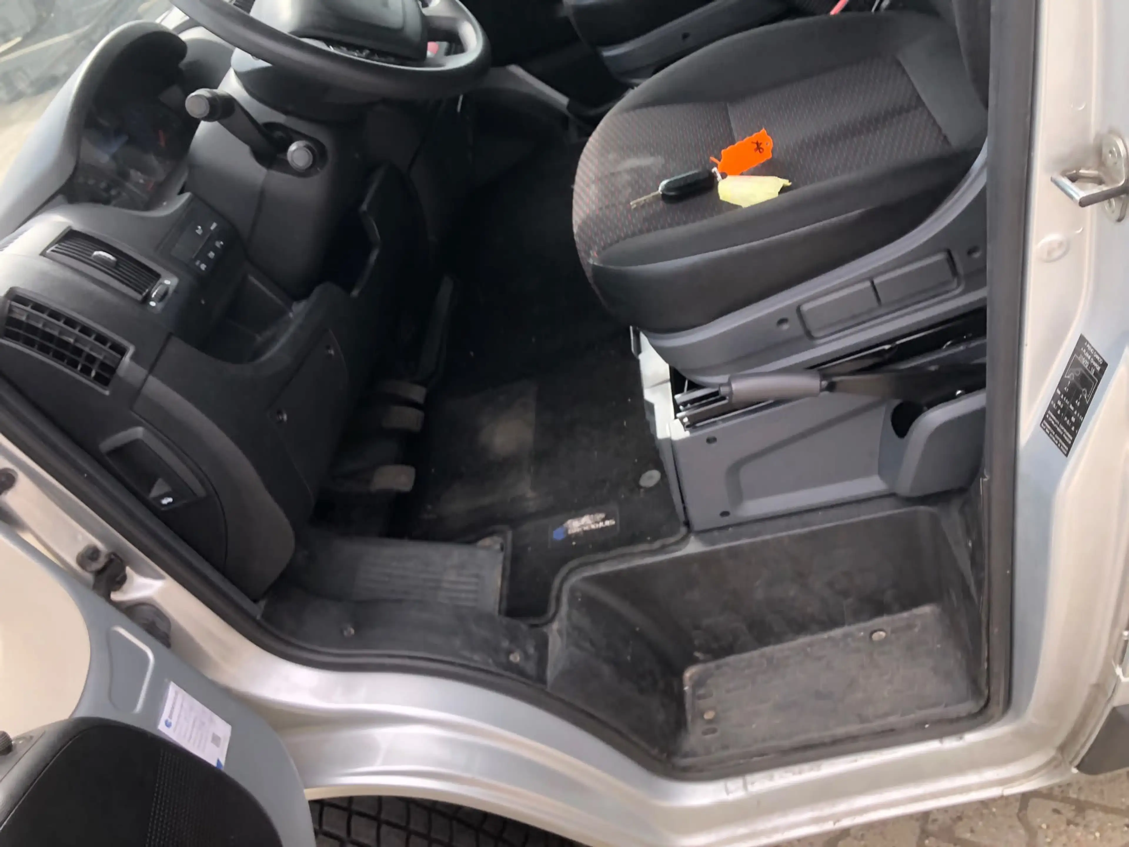 Peugeot Boxer 335 2.2 BlueHDi 140 L2H2 Premium — photo 9