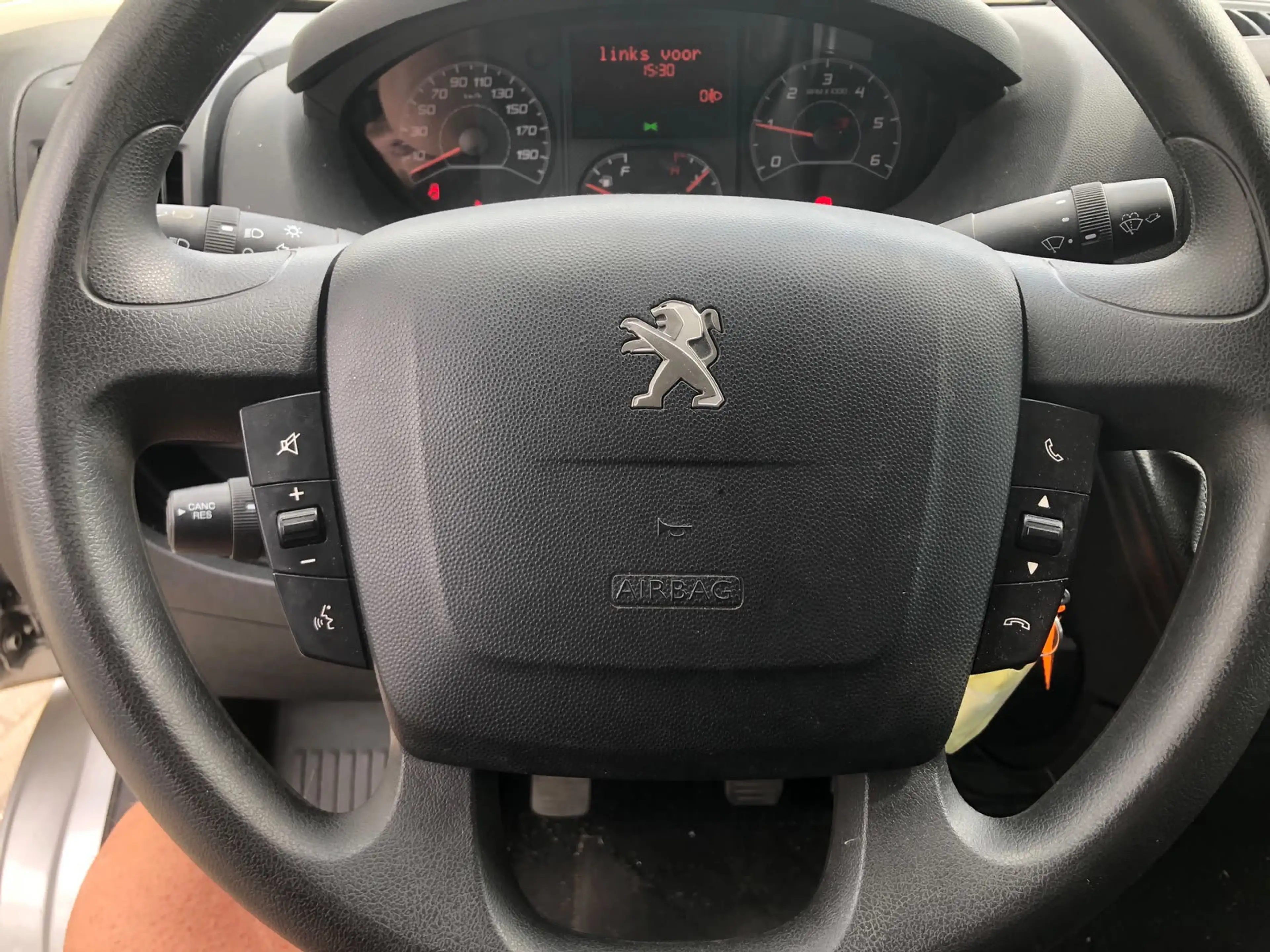 Peugeot Boxer 335 2.2 BlueHDi 140 L2H2 Premium — photo 14