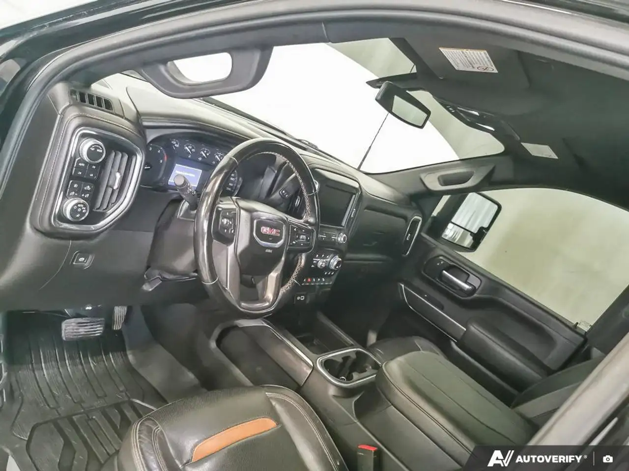 GMC Sierra 2500HD photo GMC Sierra 2500HD