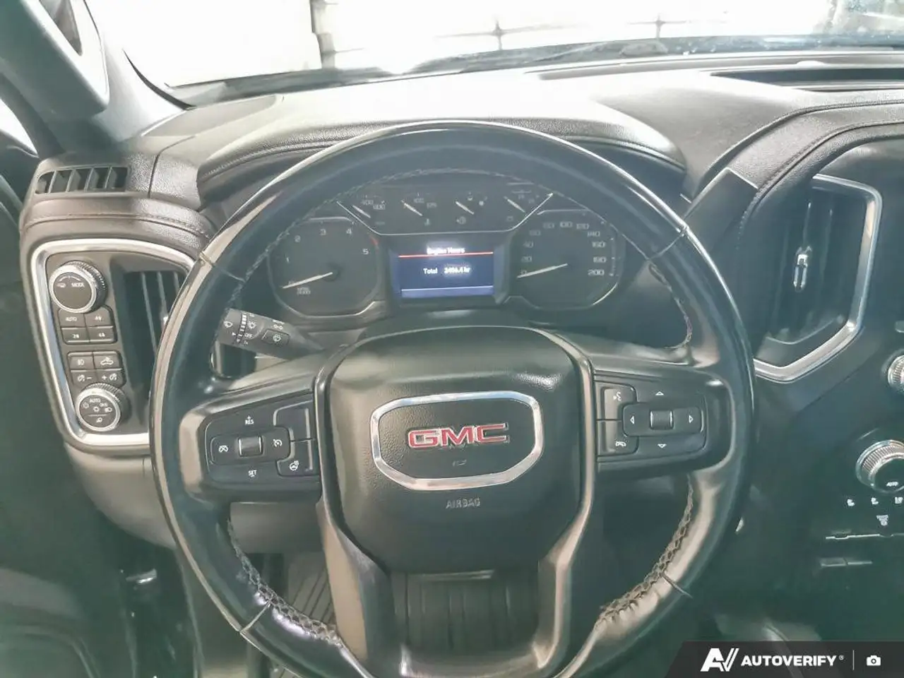 GMC Sierra 2500HD photo GMC Sierra 2500HD