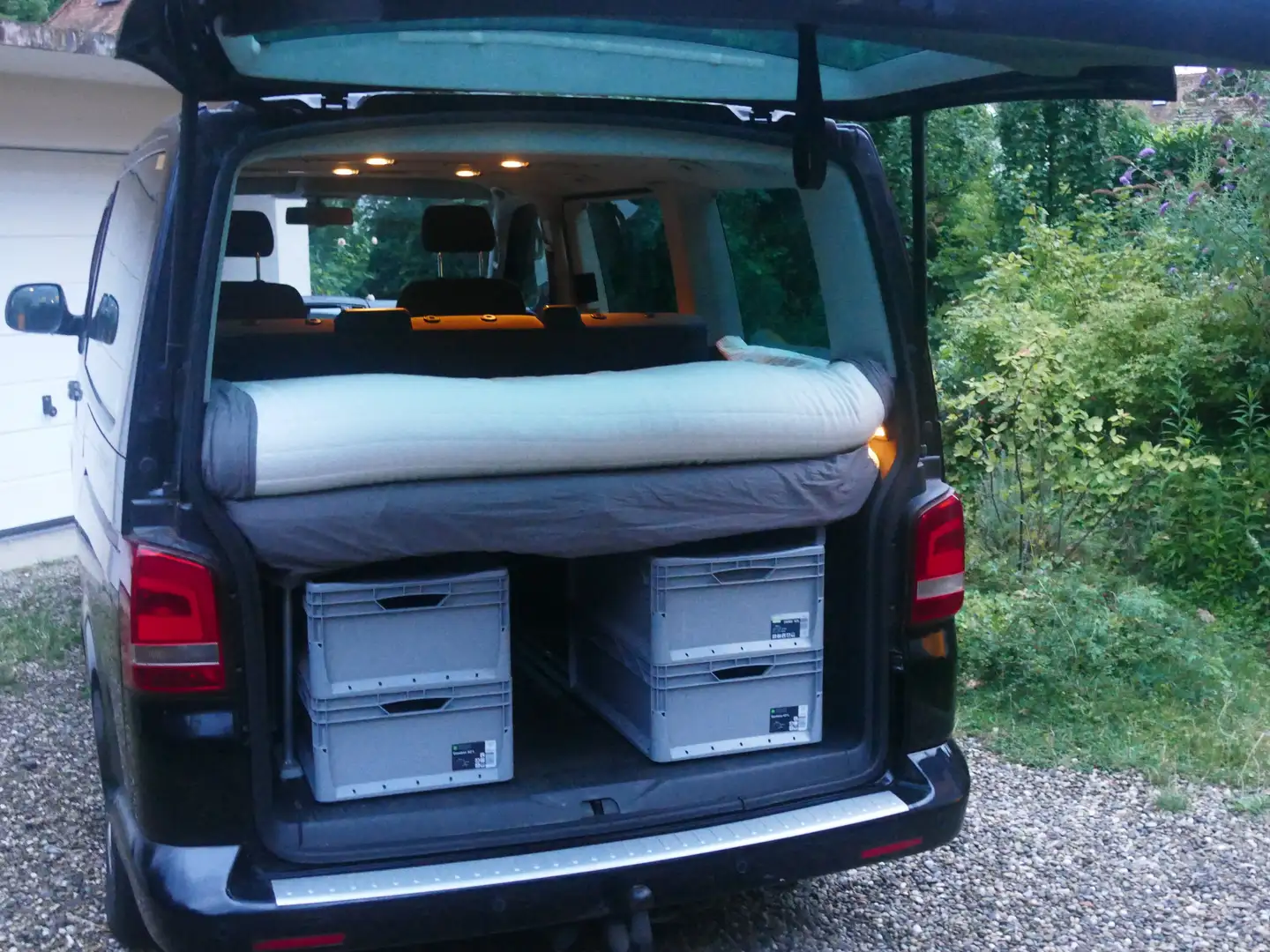 Volkswagen T5 Multivan Transporter T5 TDI (BiTDI) Kurz Team Černá - 2