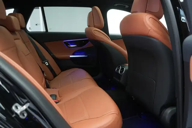 Mercedes-Benz C-Class view 8