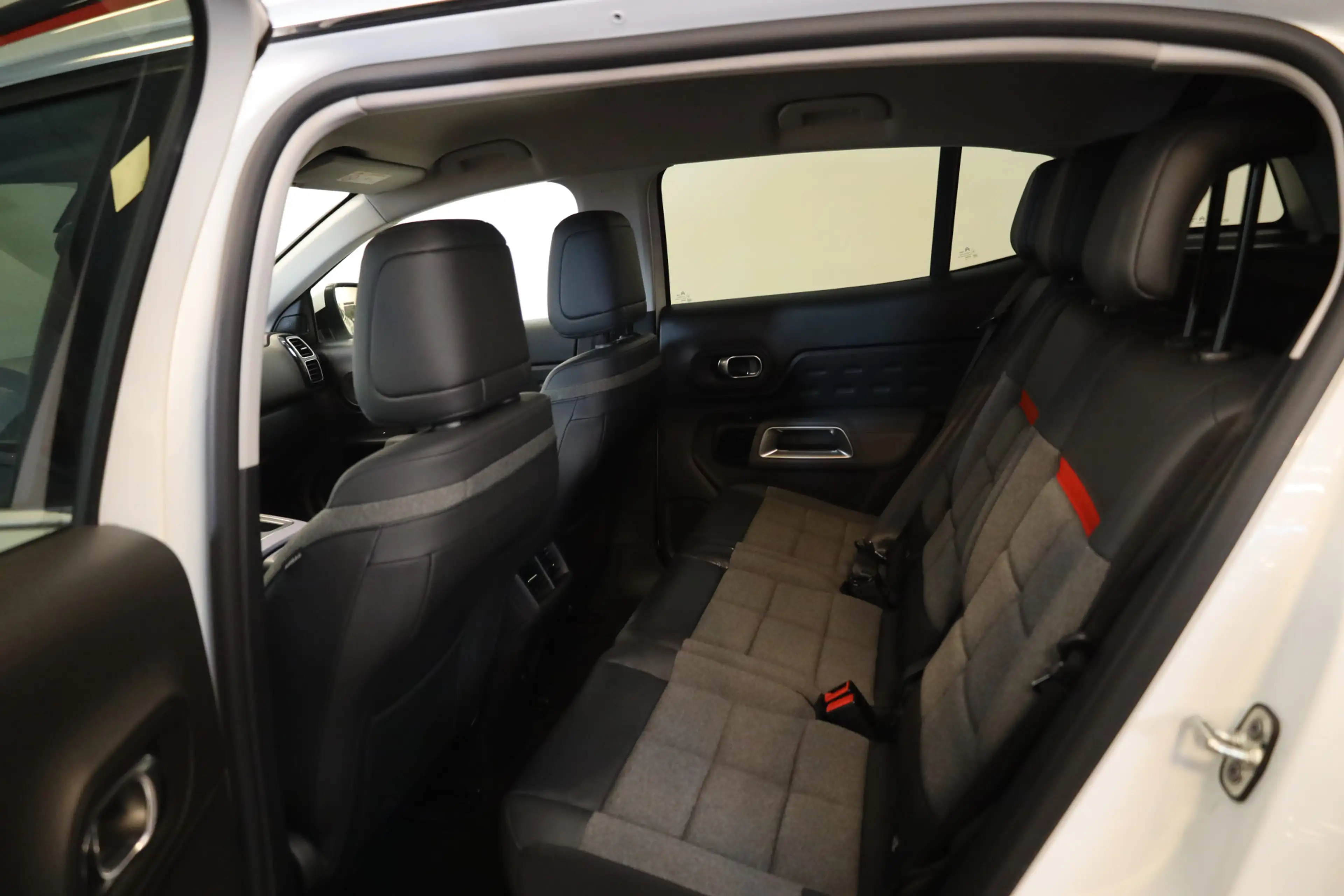 Citroen C5 Aircross PT 180 Automaat-8 Feel Camera | Navi | 1500 kg tre — photo 18
