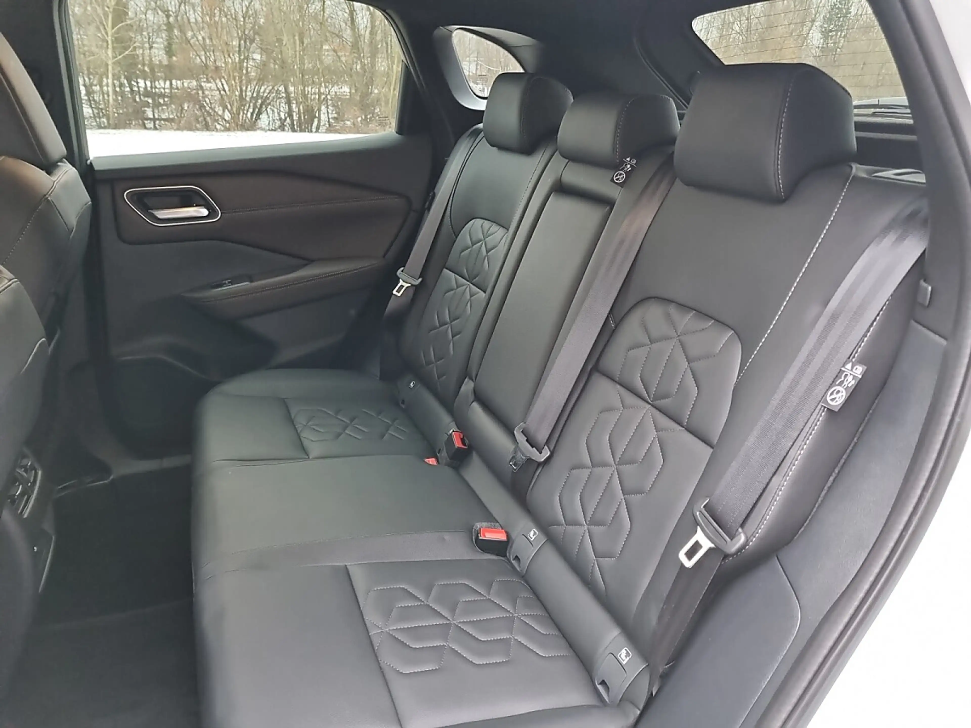 Nissan Qashqai 1,3 MHEV 4x4 Tekna Autom. *ab € 30.990,-* — photo 12