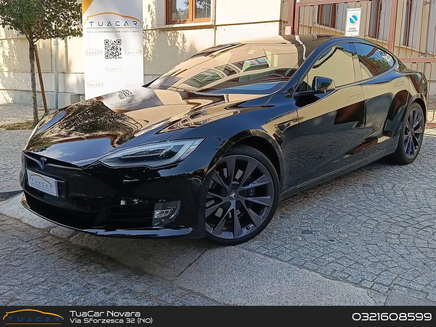 Tesla Model S -- 60 Schwarz - 1