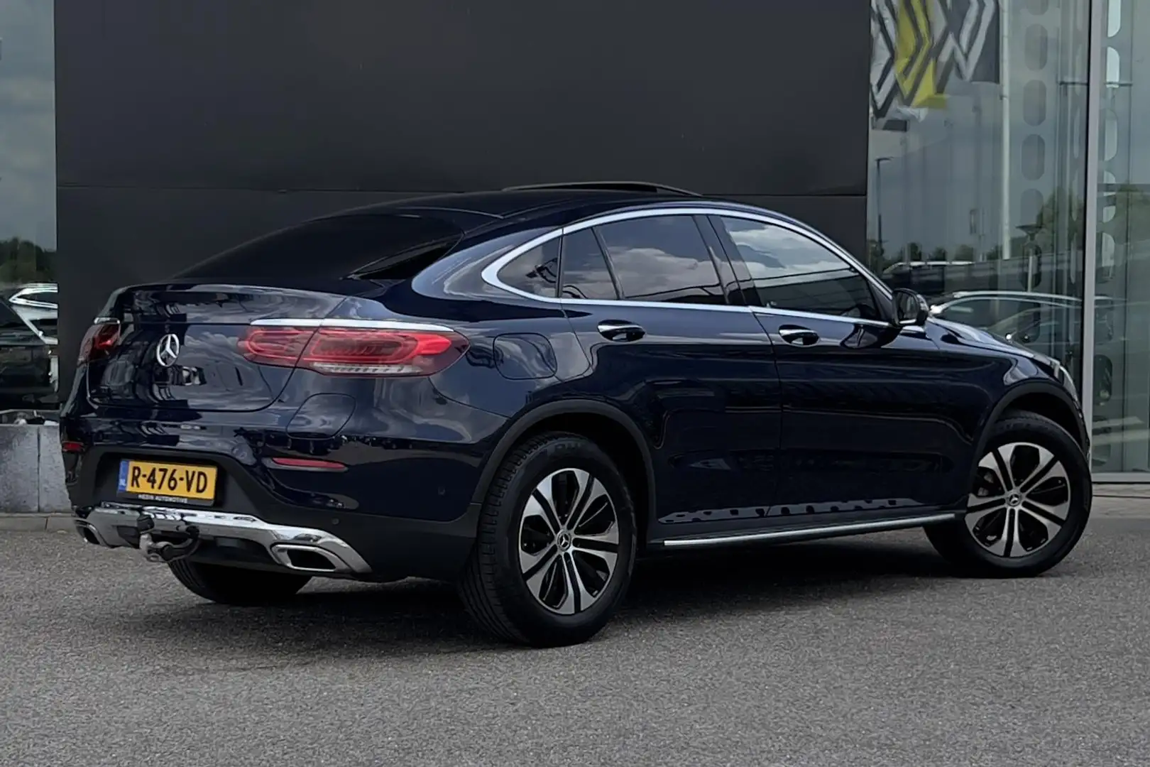 Mercedes-Benz GLC 300 GLC 300e Coupé Automaat 4MATIC | Parkeerpakket met Zilver - 2