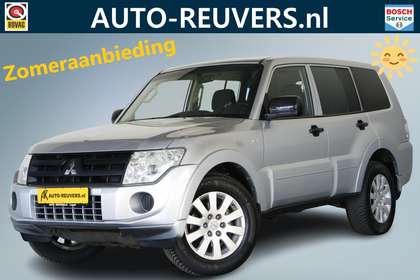 Mitsubishi Pajero 3.2 DI-D Instyle 4WD / Grijs kenteken / Airco / Au