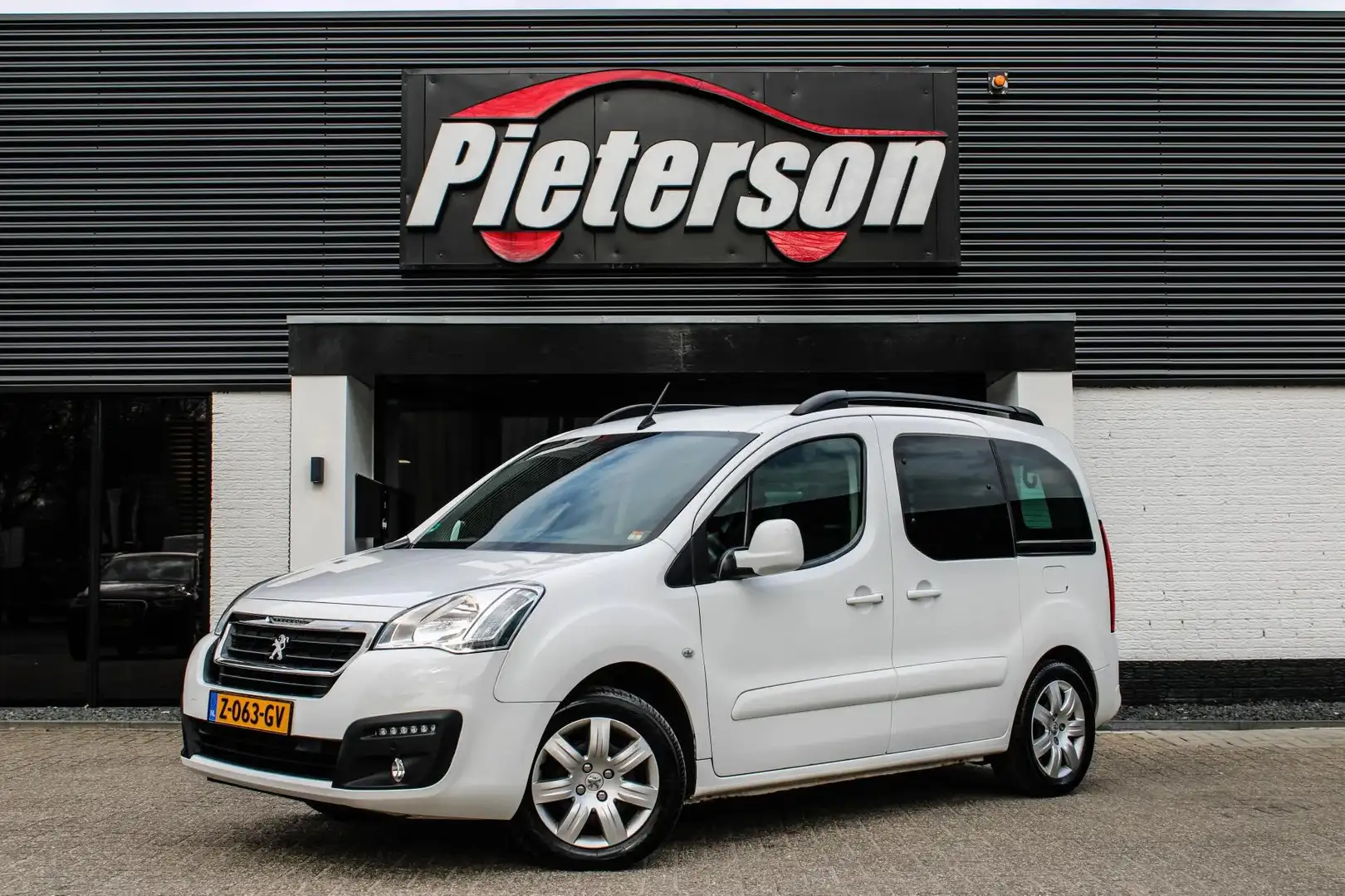 Peugeot Partner Tepee 1.2 REVISIE MOTOR DAB+ PDC CLIMA Wit - 2