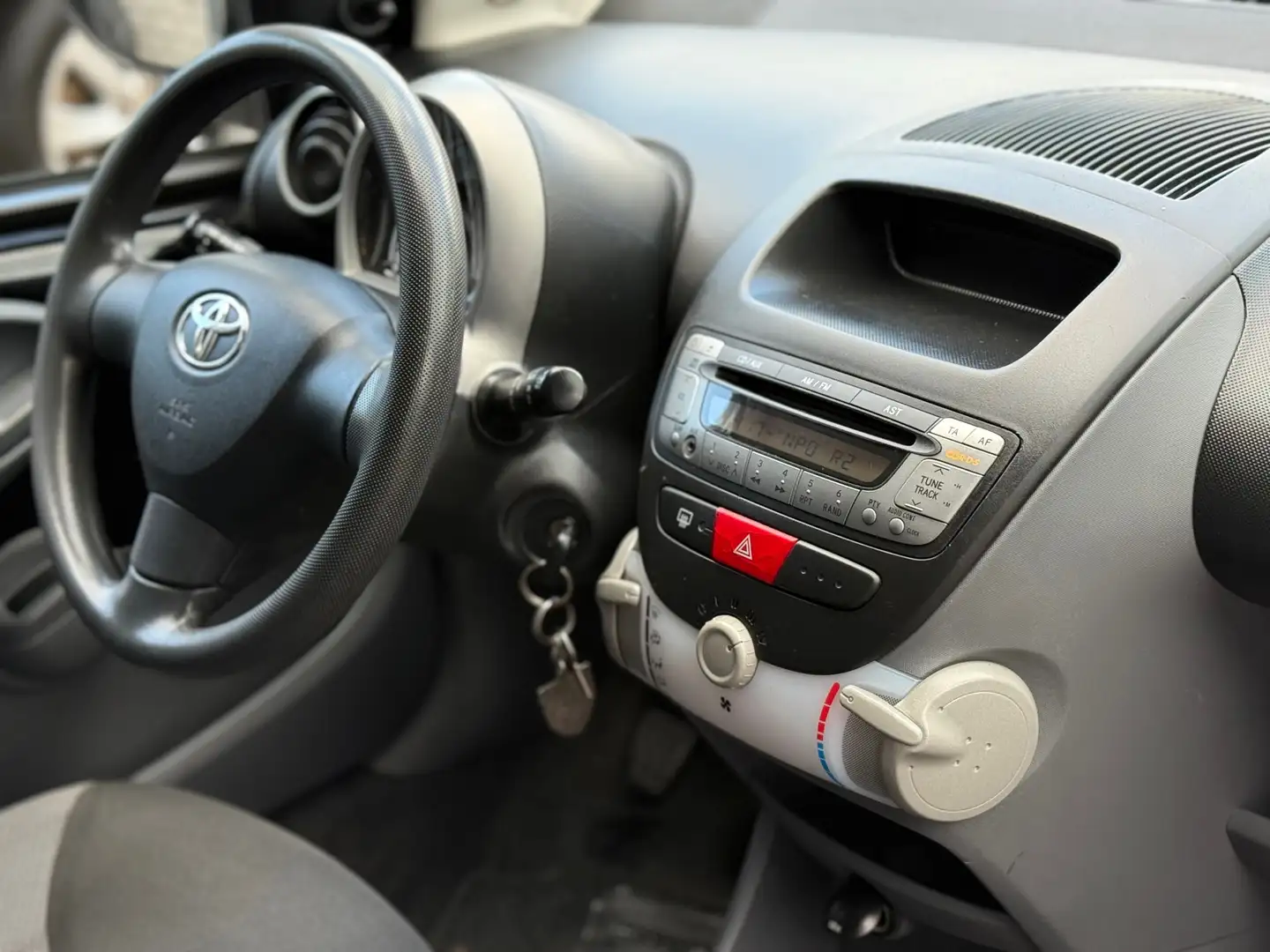 Toyota Aygo 1.0-12V + Elektrische Ramen 5d Nieuwe Apk Zwart - 2