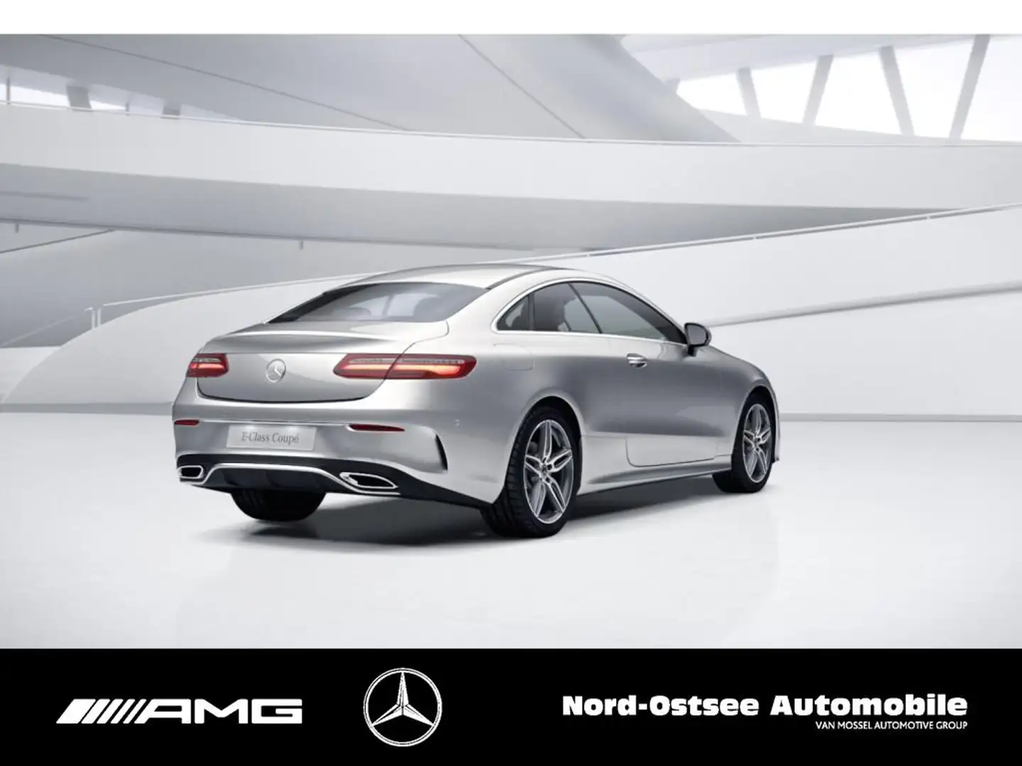Mercedes-Benz E 300 Coupé AMG COMAND KAMERA MULTIBEAM KEYLESS Argento - 2