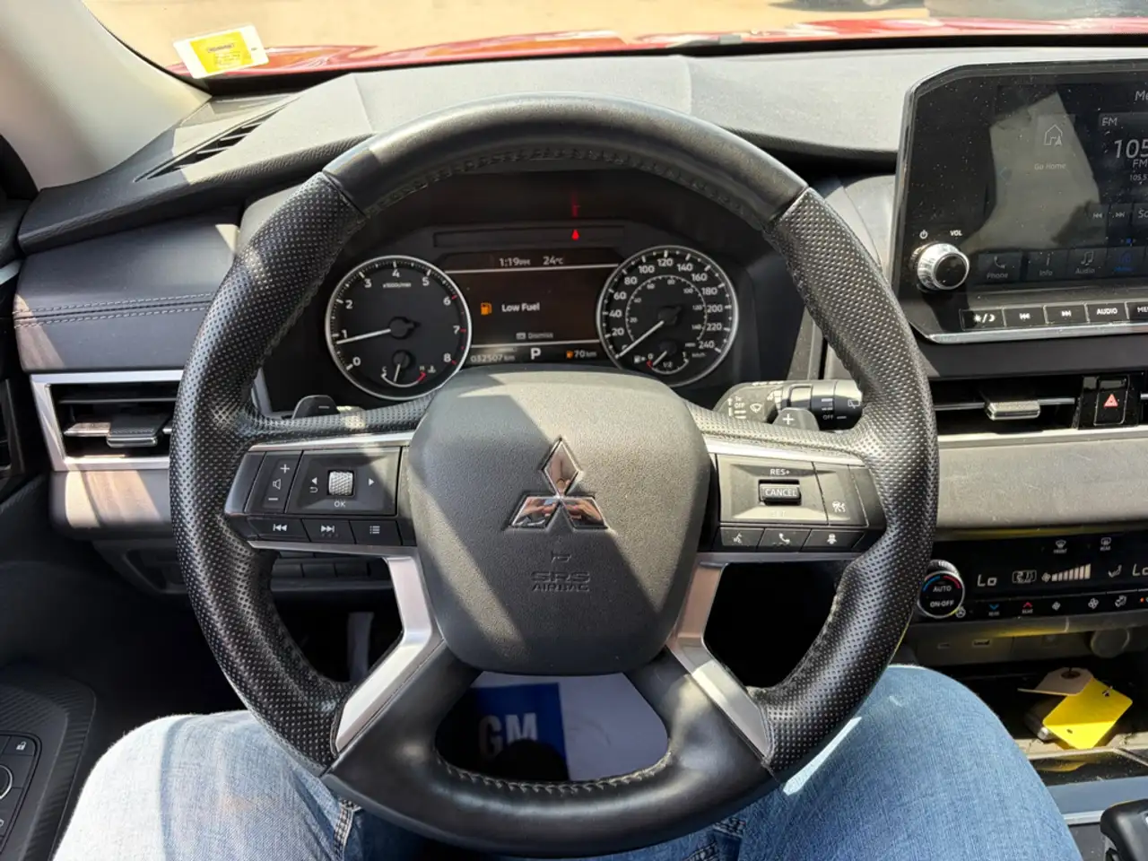 Mitsubishi Outlander снимка Mitsubishi Outlander