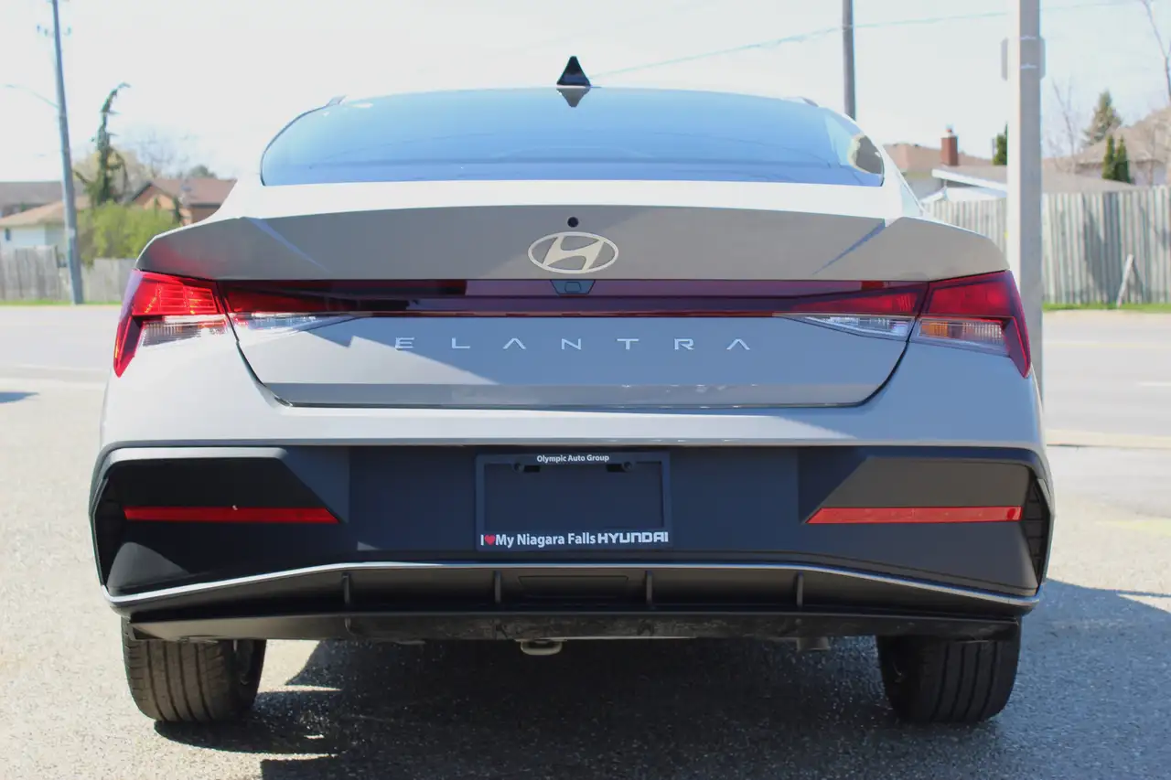 Hyundai ELANTRA снимка Hyundai ELANTRA