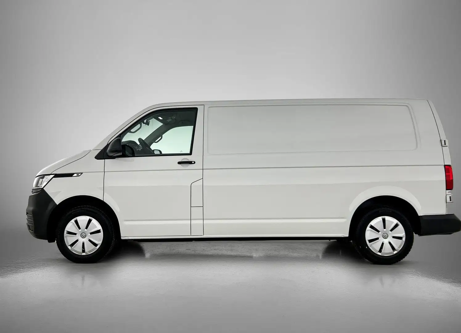 Volkswagen T6.1 Transporter 2.0 TDI L2H1 110 PK | Airco | Cruise control | Rad Blanc - 2