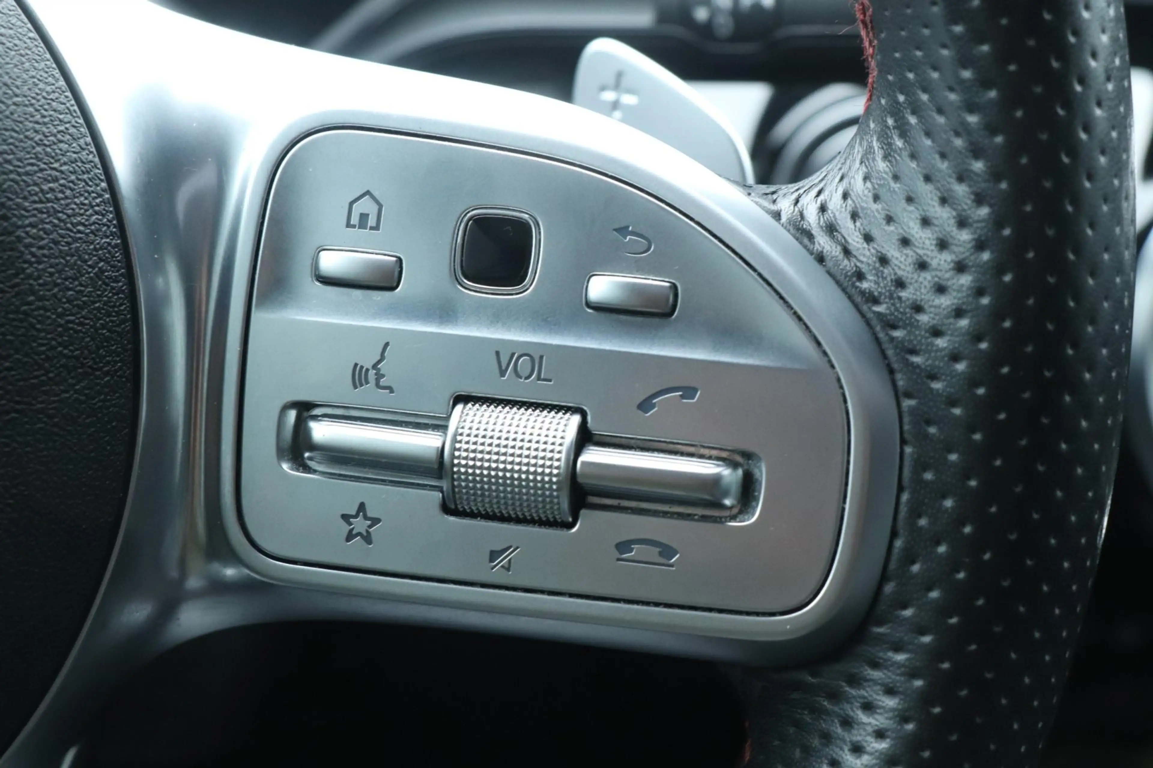 Mercedes-Benz A 35 AMG A35 4MATIC | PANO | CAMERA | VOL! — photo 21