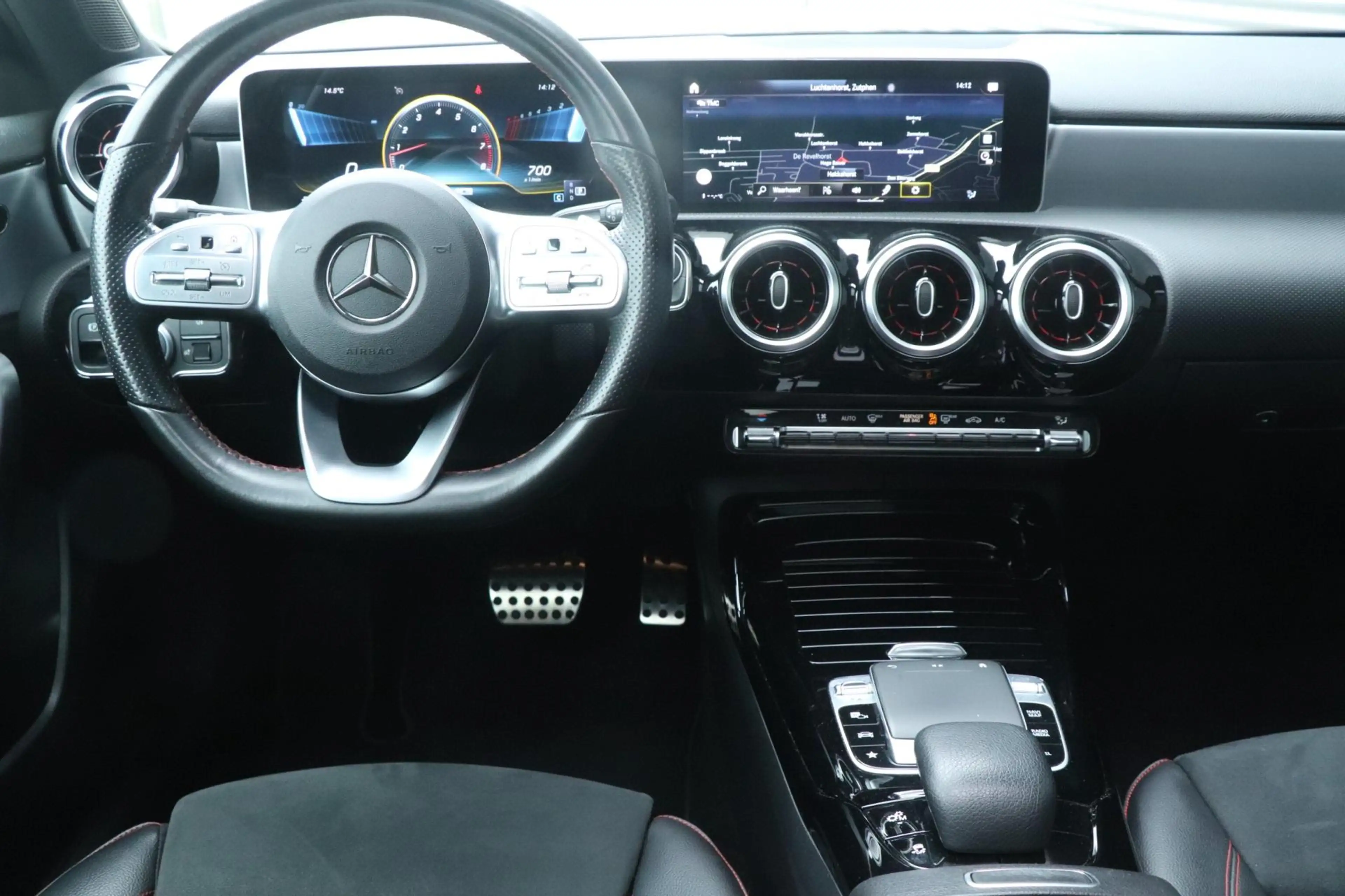 Mercedes-Benz A 35 AMG A35 4MATIC | PANO | CAMERA | VOL! — photo 17