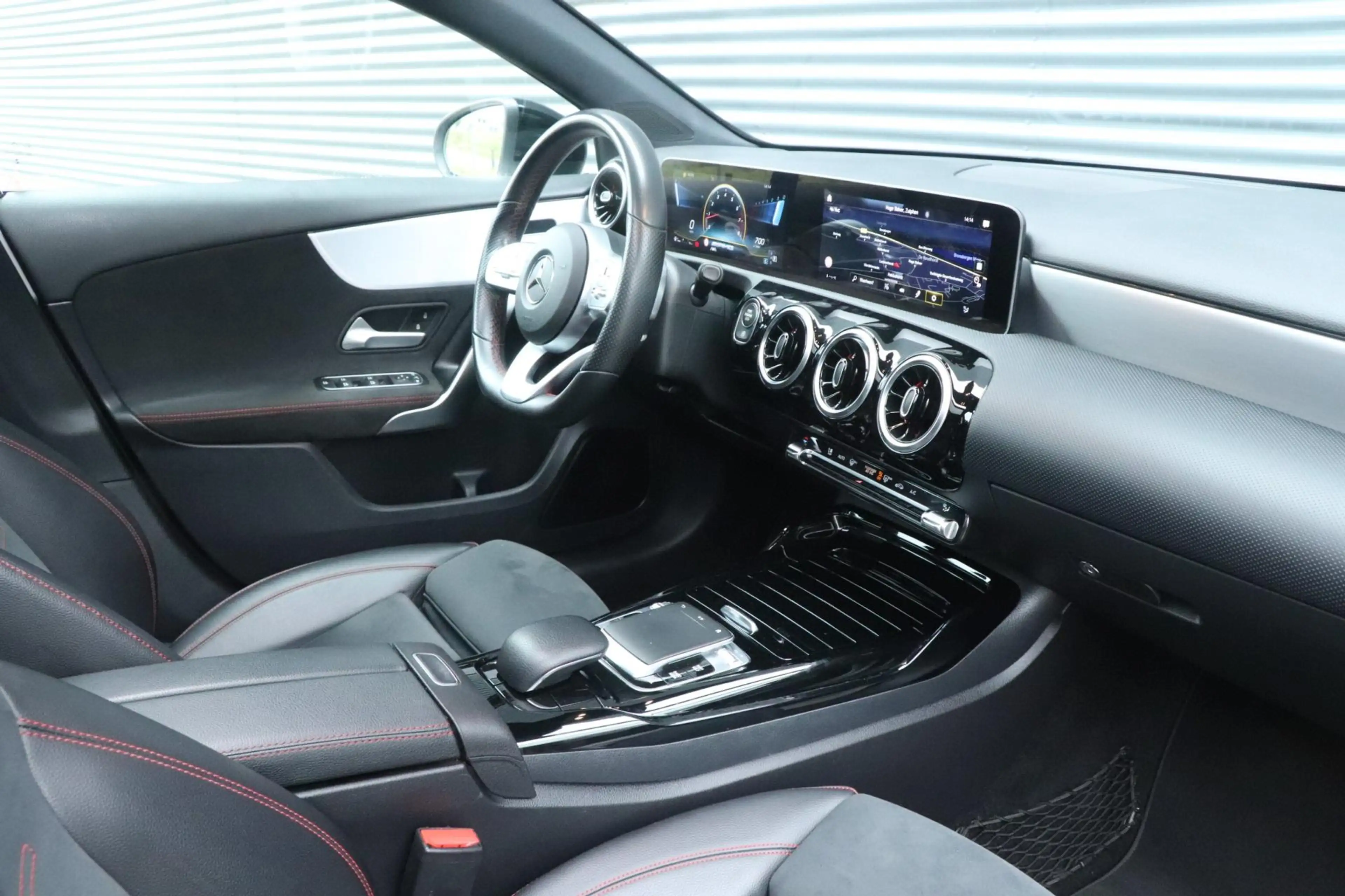 Mercedes-Benz A 35 AMG A35 4MATIC | PANO | CAMERA | VOL! — photo 28