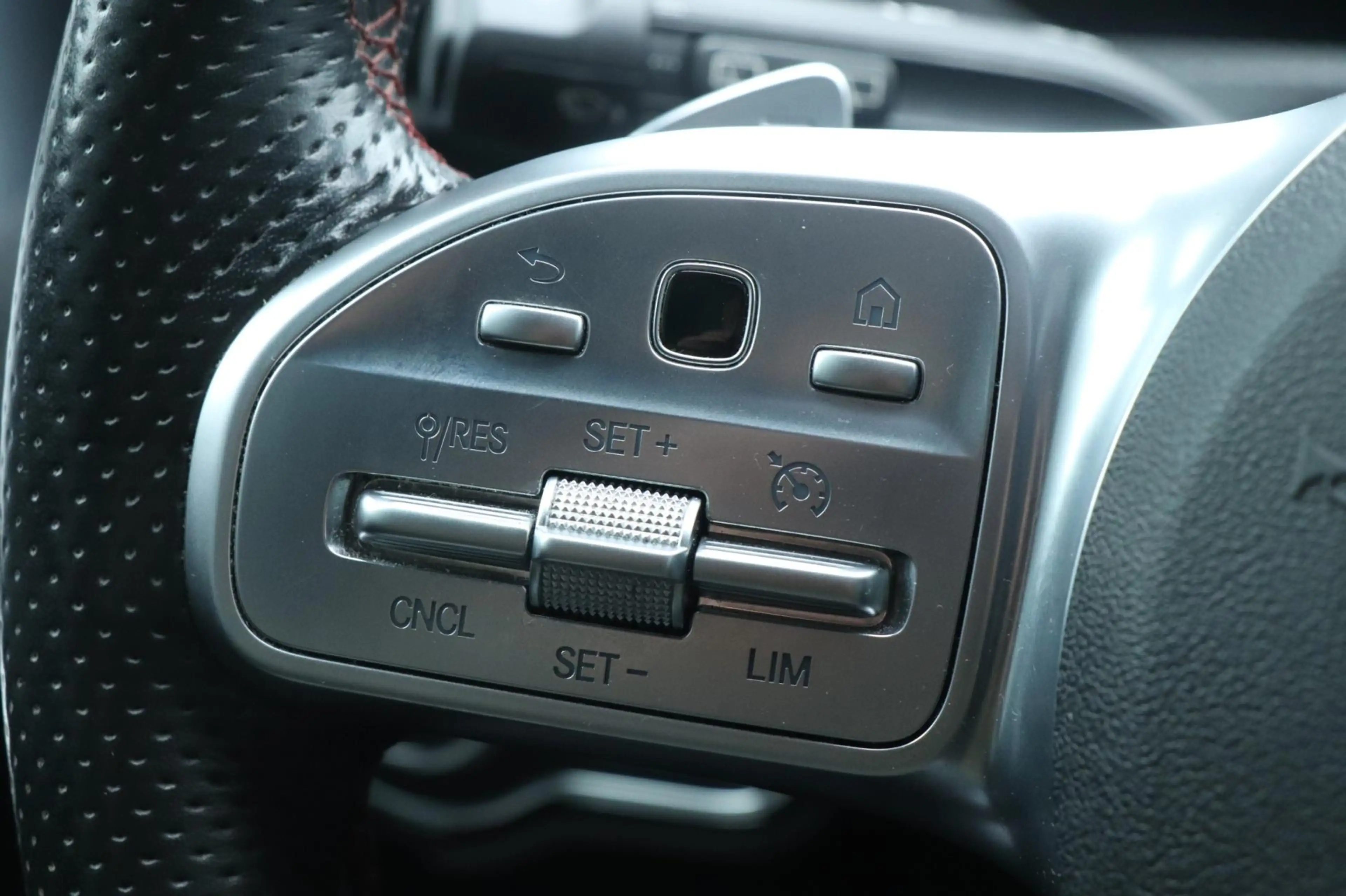 Mercedes-Benz A 35 AMG A35 4MATIC | PANO | CAMERA | VOL! — photo 20