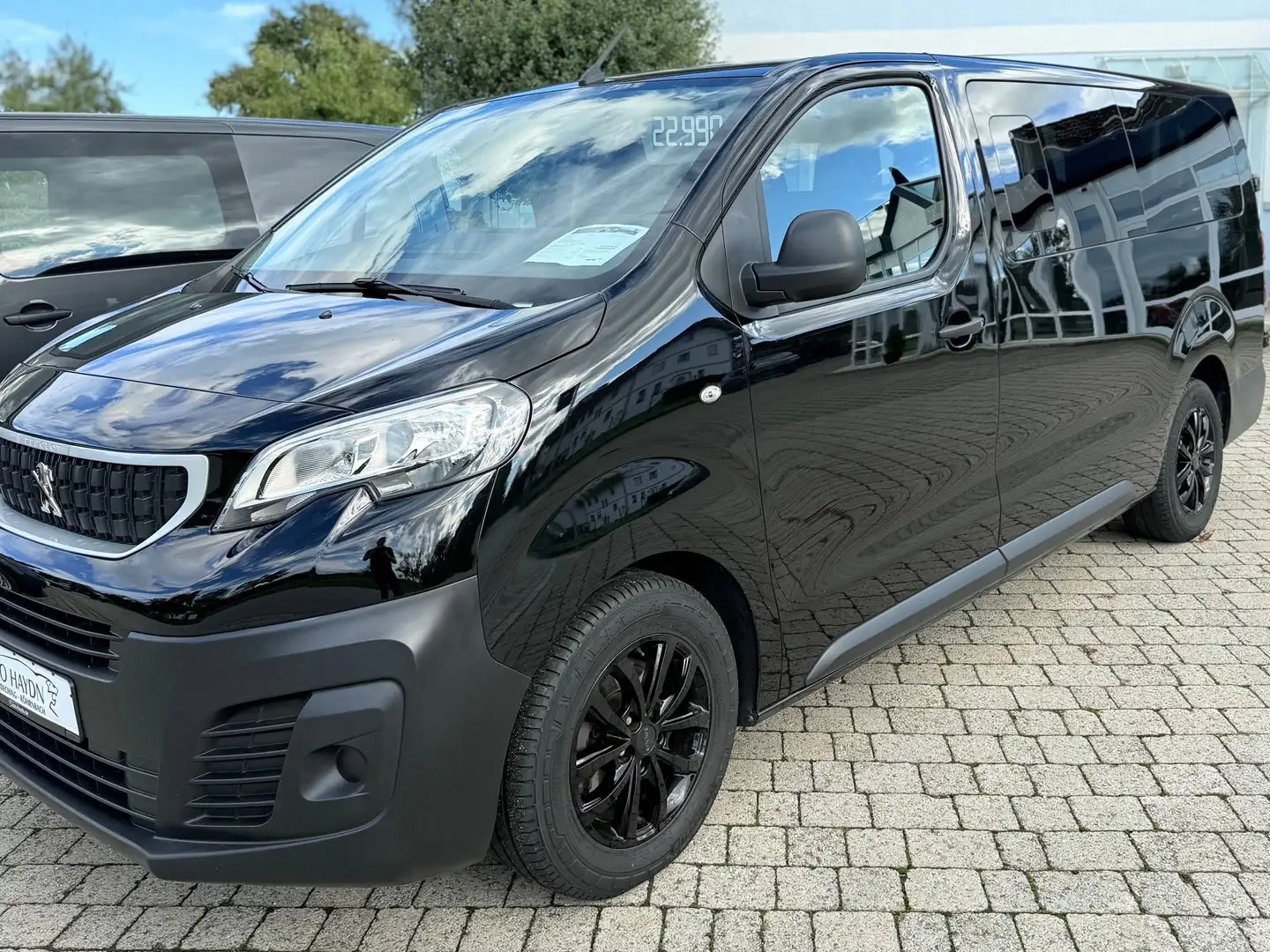 Peugeot Expert L3 9 Sitzer, PDC, Alu, AHK, Hecktüren, Klima, Schwarz - 1