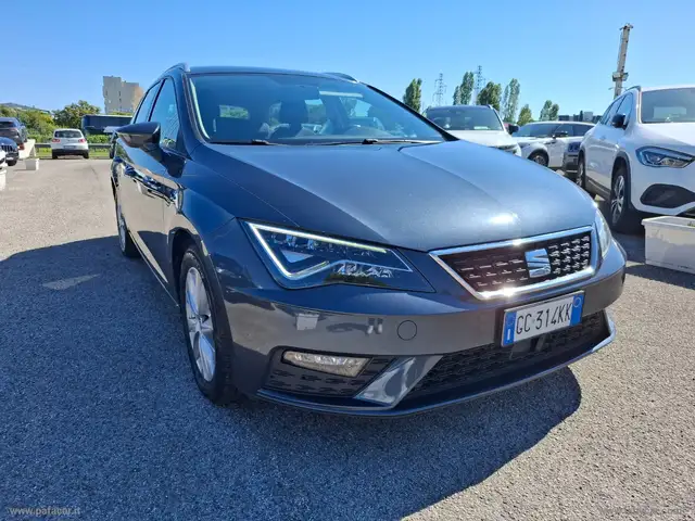 Seat Leon view 3
