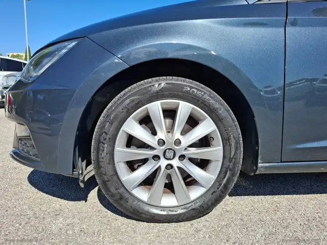 Seat Leon view 4