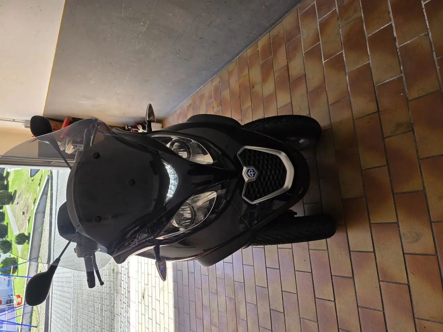Piaggio MP3 500 ie Černá - 1