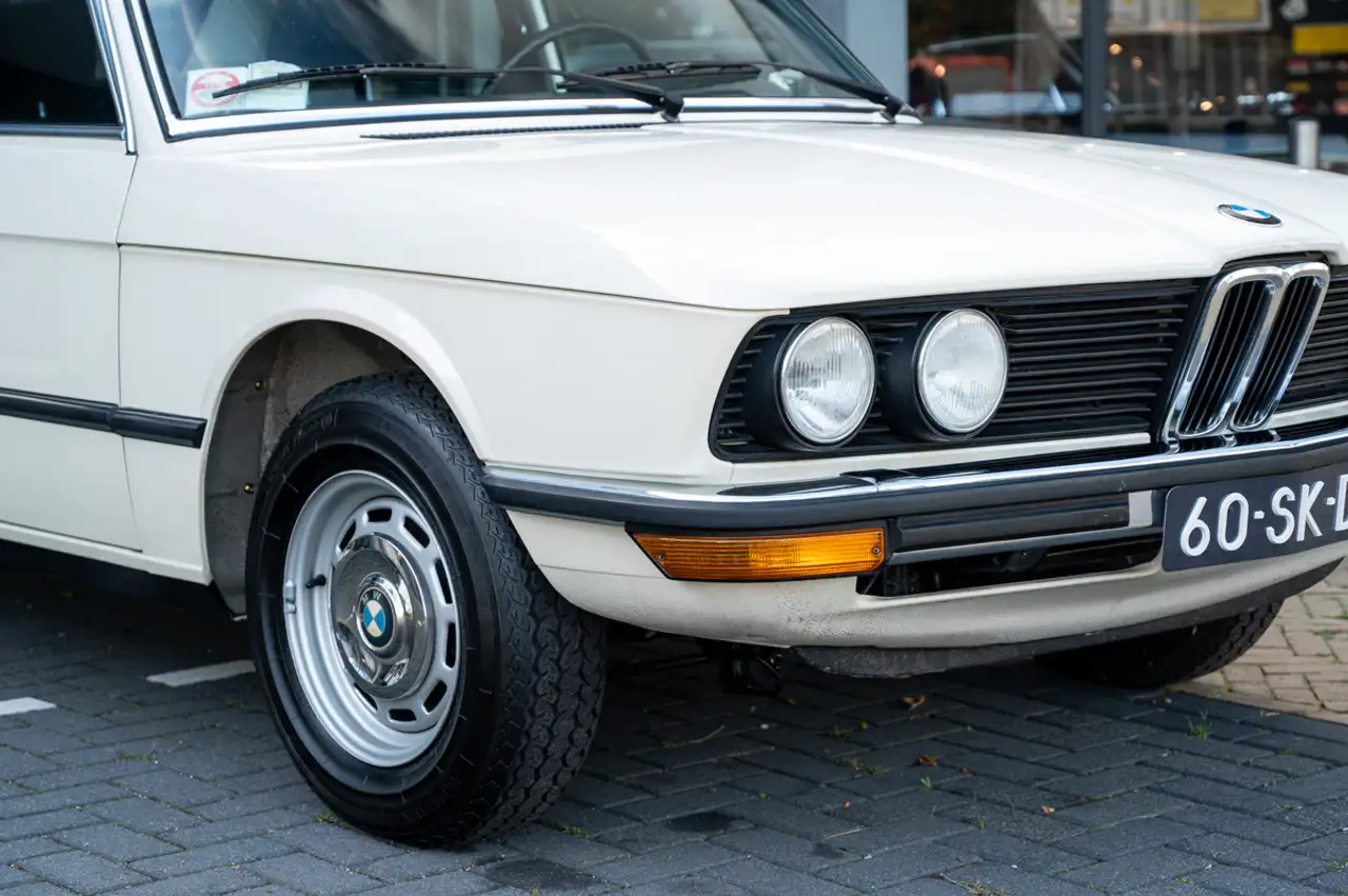 BMW 520 5-Serie (E12), foto 9