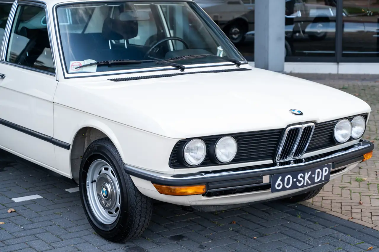 BMW 520 5-Serie (E12), foto 8