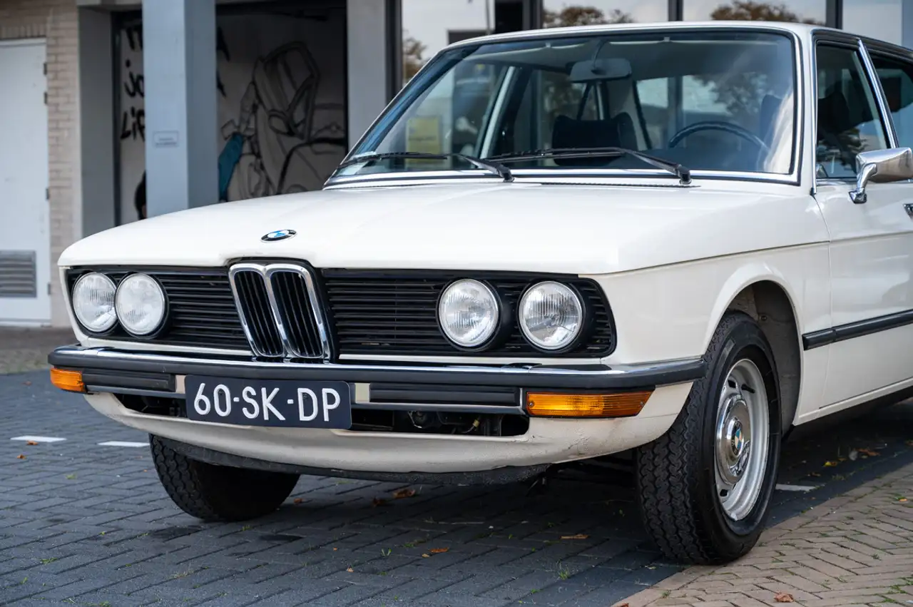 BMW 520 5-Serie (E12), foto 4