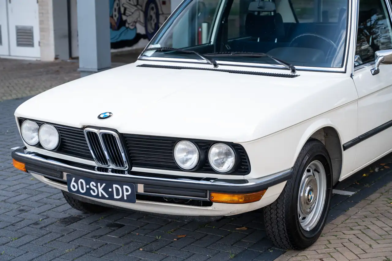 BMW 520 5-Serie (E12), foto 6