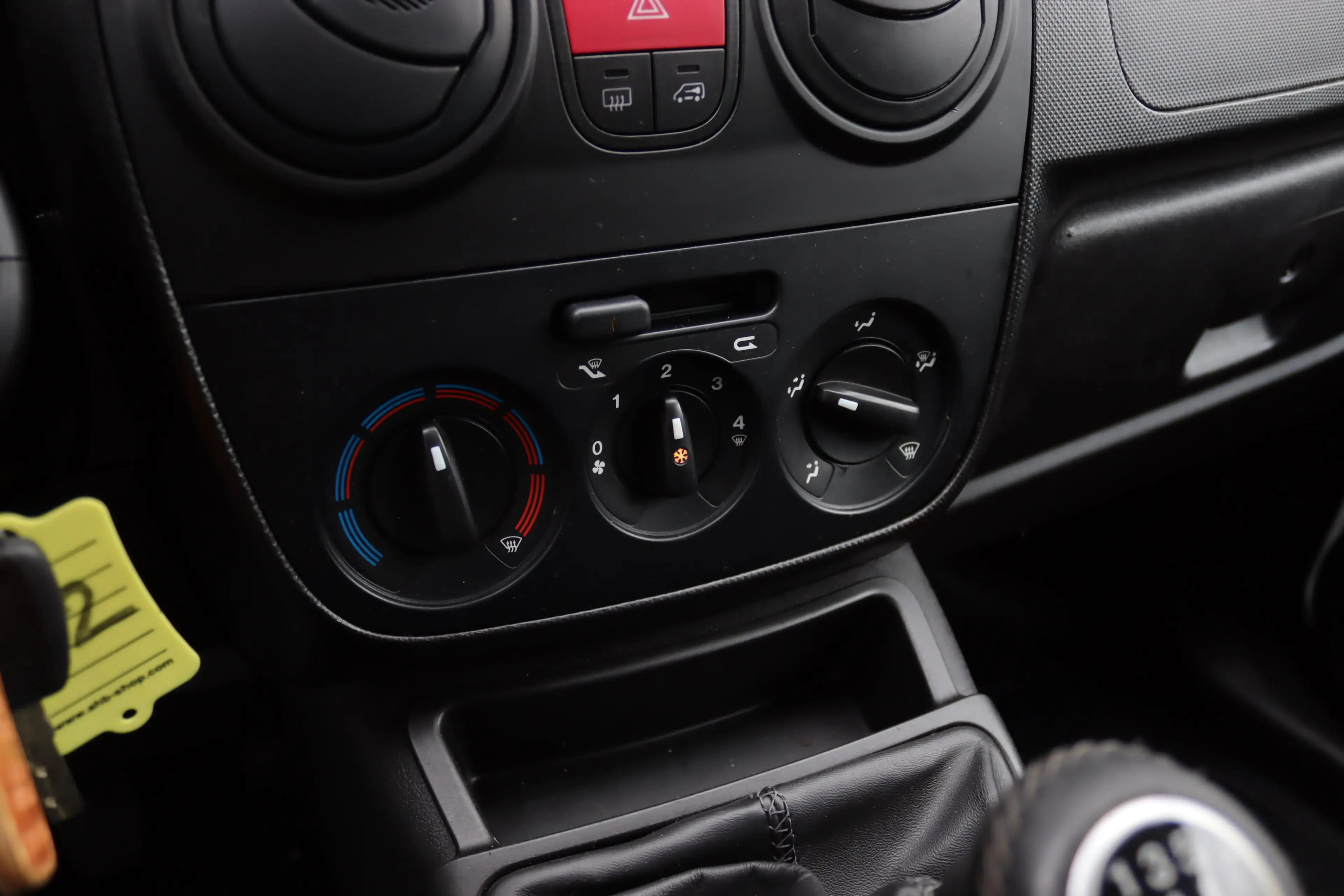 Fiat Fiorino 1.3JTD 130CV 5PLACES BOITE AUTO GPS CAMERA TVAC — photo 14