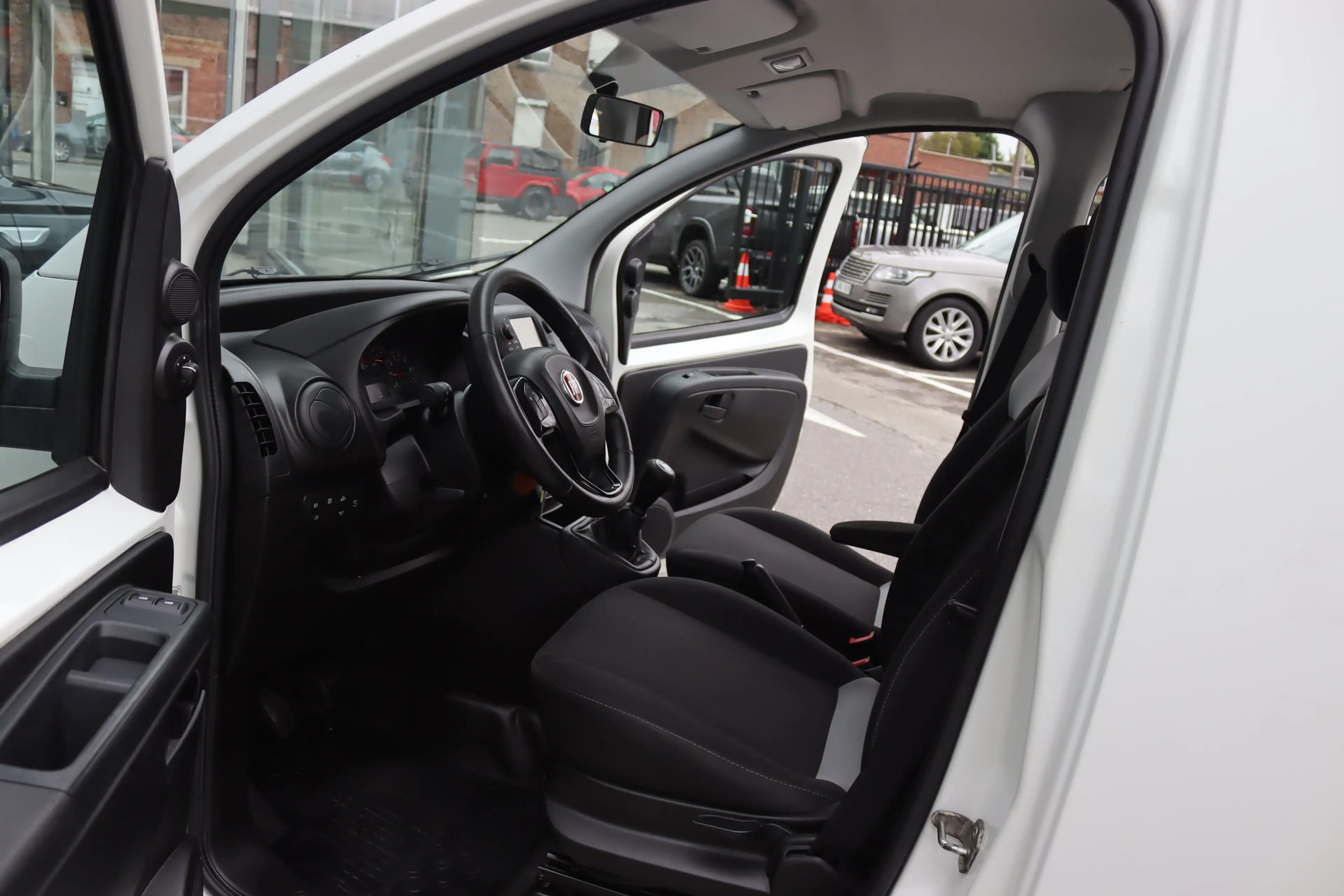 Fiat Fiorino 1.3JTD 130CV 5PLACES BOITE AUTO GPS CAMERA TVAC — photo 7