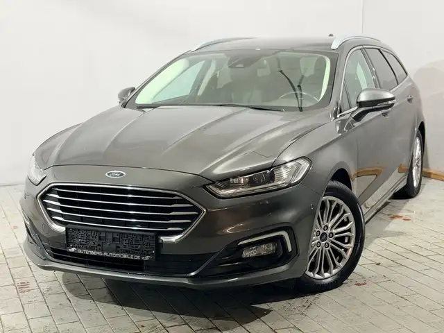 Ford Mondeo Titanium Leder Memory Ahk LED Keyless ACC