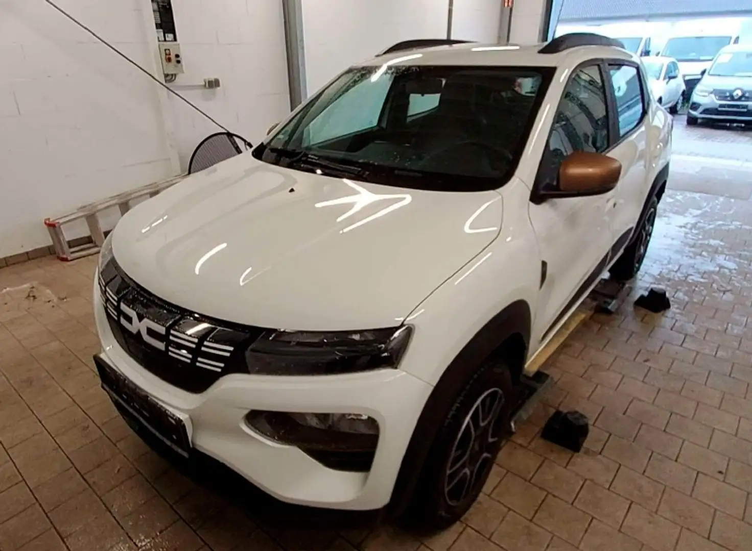 Dacia Spring Electric Extreme 65 CCS - Allwetter Weiß - 1