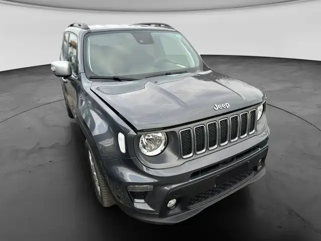 Jeep Renegade view 3