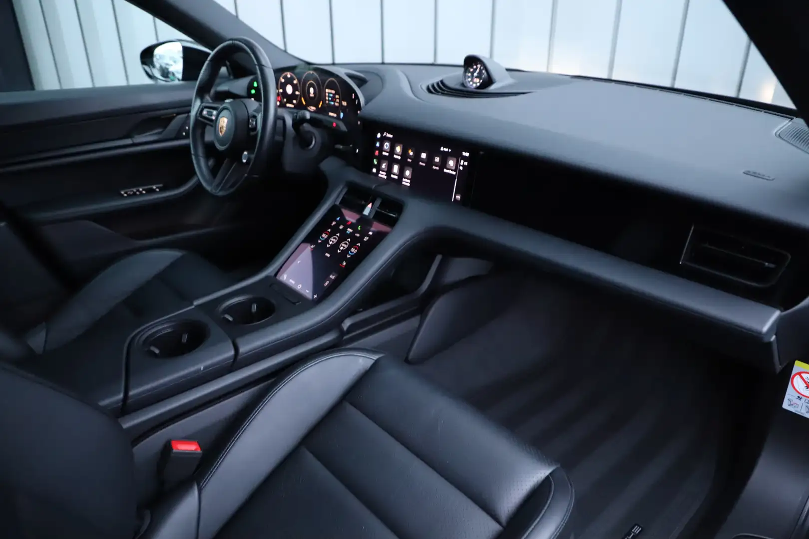 Porsche Taycan Cross Turismo 4 93 kWh | 476PK | Luchtvering (PASM Schwarz - 2