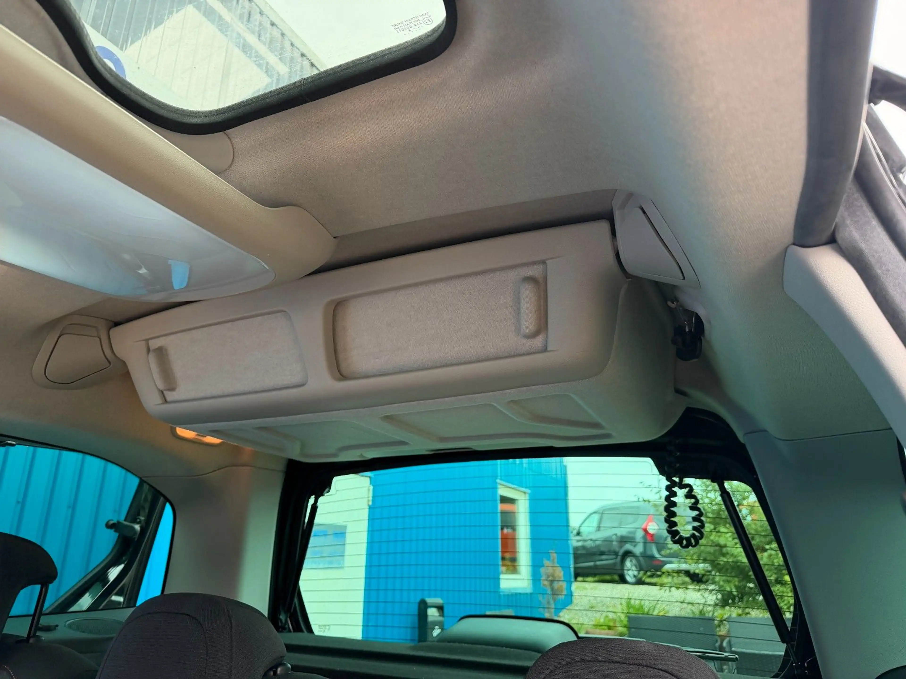 Citroen Berlingo Kombi Shine**AHK*Sitzhzng*Kamera*Pano** — photo 14
